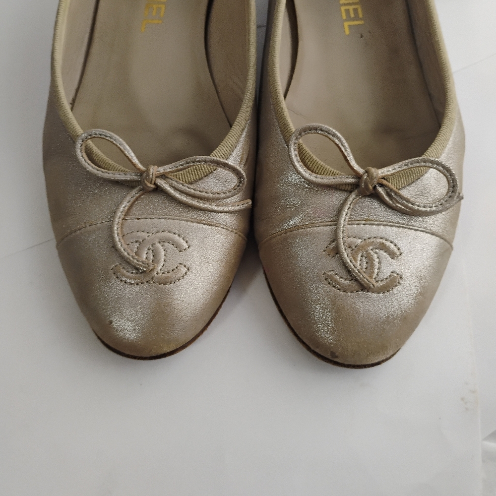 Chanel Flats metallic leather iconic shoes - Picture 12 of 16